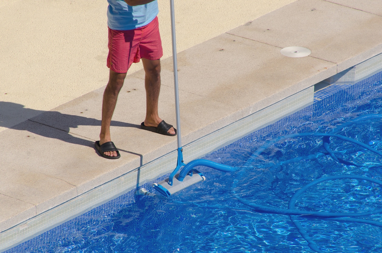 8 Brilliant Swimming Pool Service Direct Mail Postcard Advertising Examples
